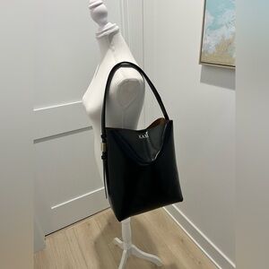 NEW J. Crew Edie bucket bag in black Italian leather CB969 $268 Monogrammed KAM